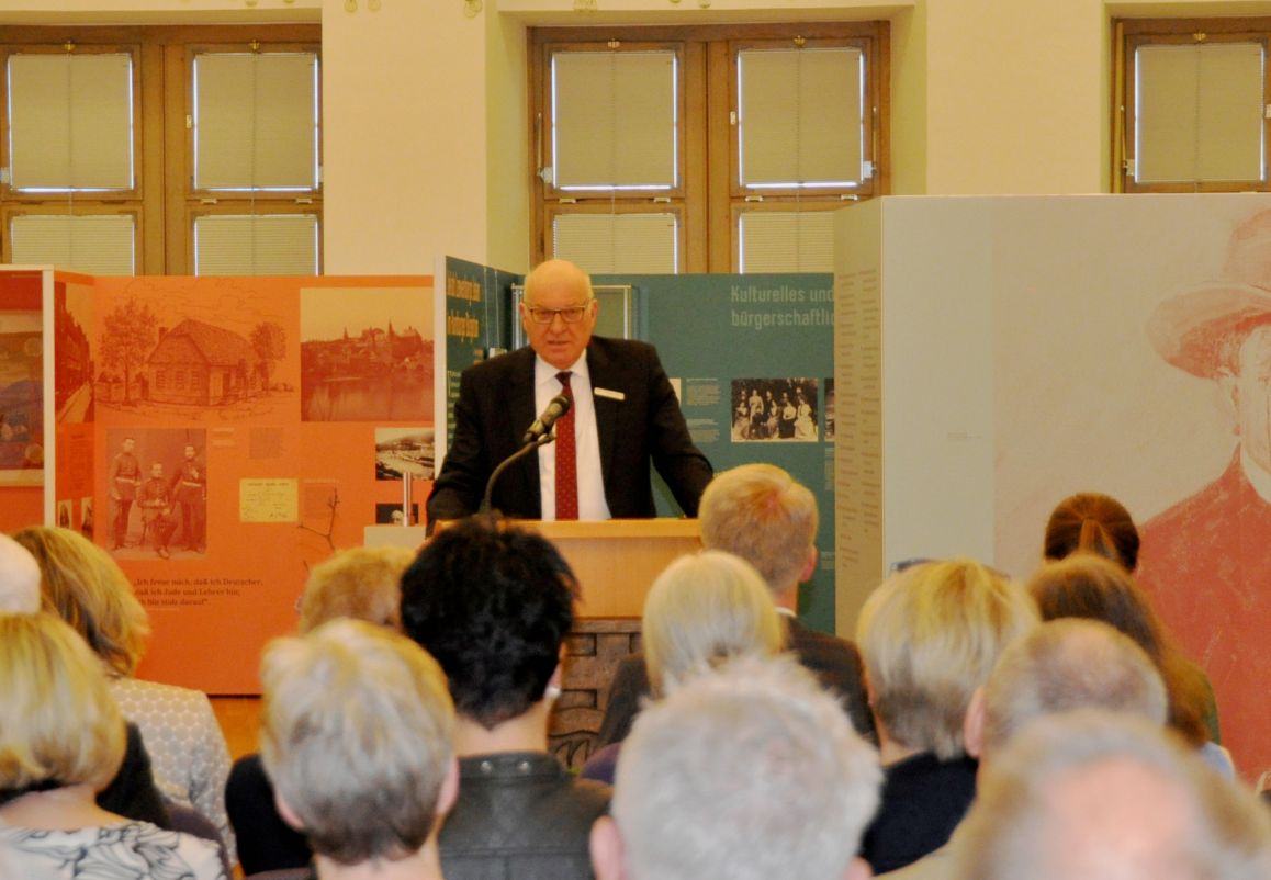 Stellvertretende Landrat Herr Weigel 